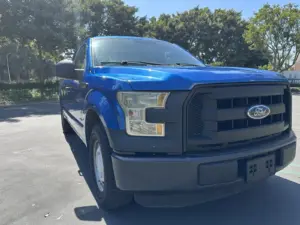 2016 Ford F-150 XL SuperCab - front grille and headlight detail